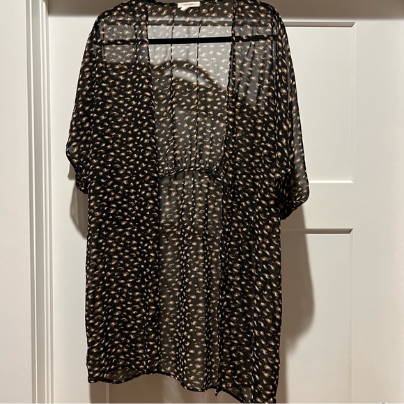 🦋2/$15🦋 Maurices Cheetah Print Kimono - Picture 2 of 5